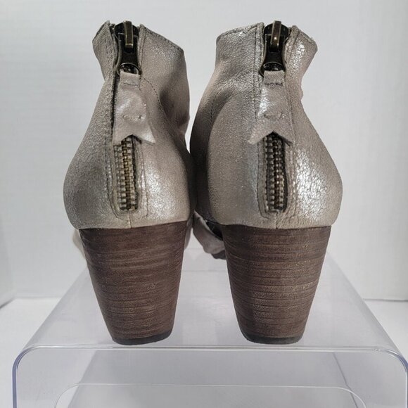 OTBT Women's 9 Patchouli Heeled Sandal Silver Metallic Open Toe Chunky Heel Cute - Picture 7 of 11